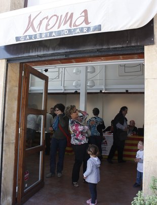 L'entrada a la galeria Kroma, a la rambla Vidal. Foto: I.R..